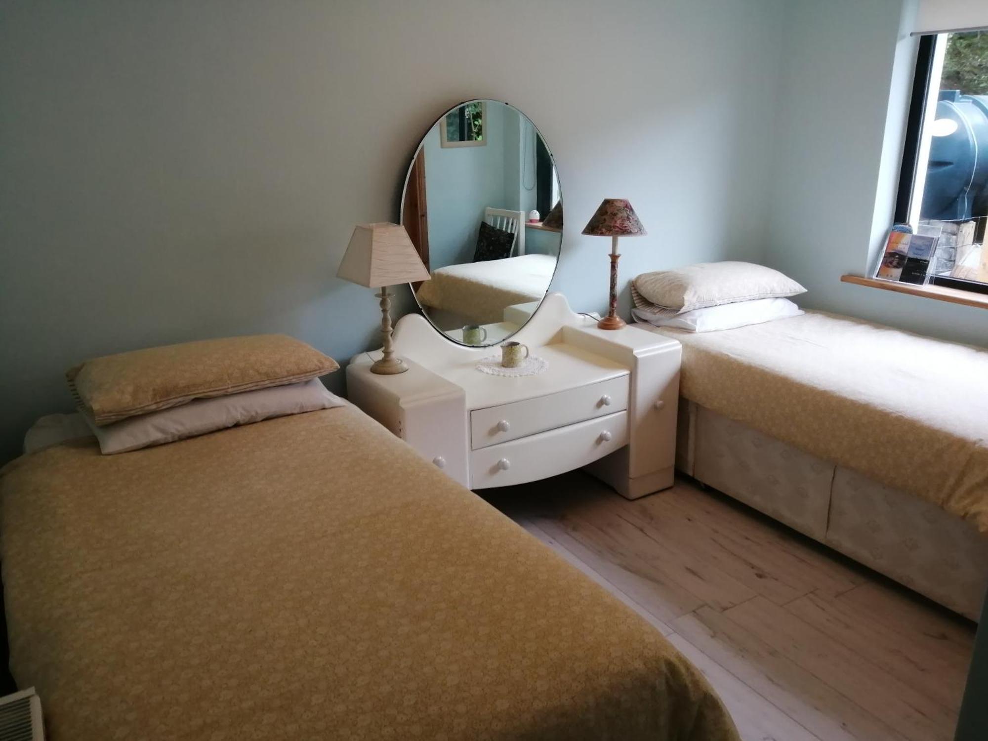 Great Lawn Kinisi 16k From The Town Centre V93 Hv56 Bed & Breakfast